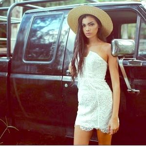 Lovers + friends lace cream/white strapless dress